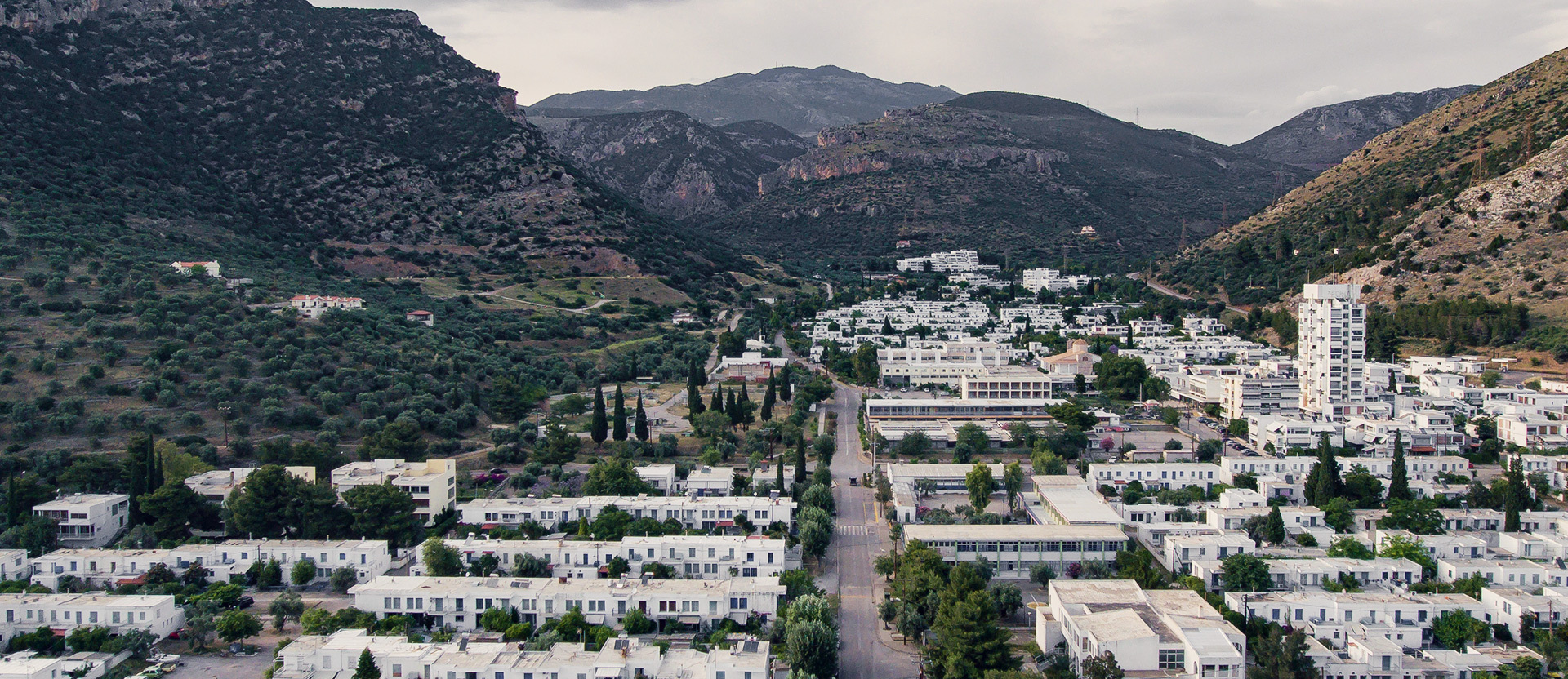 Τα Άσπρα Σπίτια γίνονται «έξυπνα» με φόντο το net zero και οι κάτοικοι prosumers